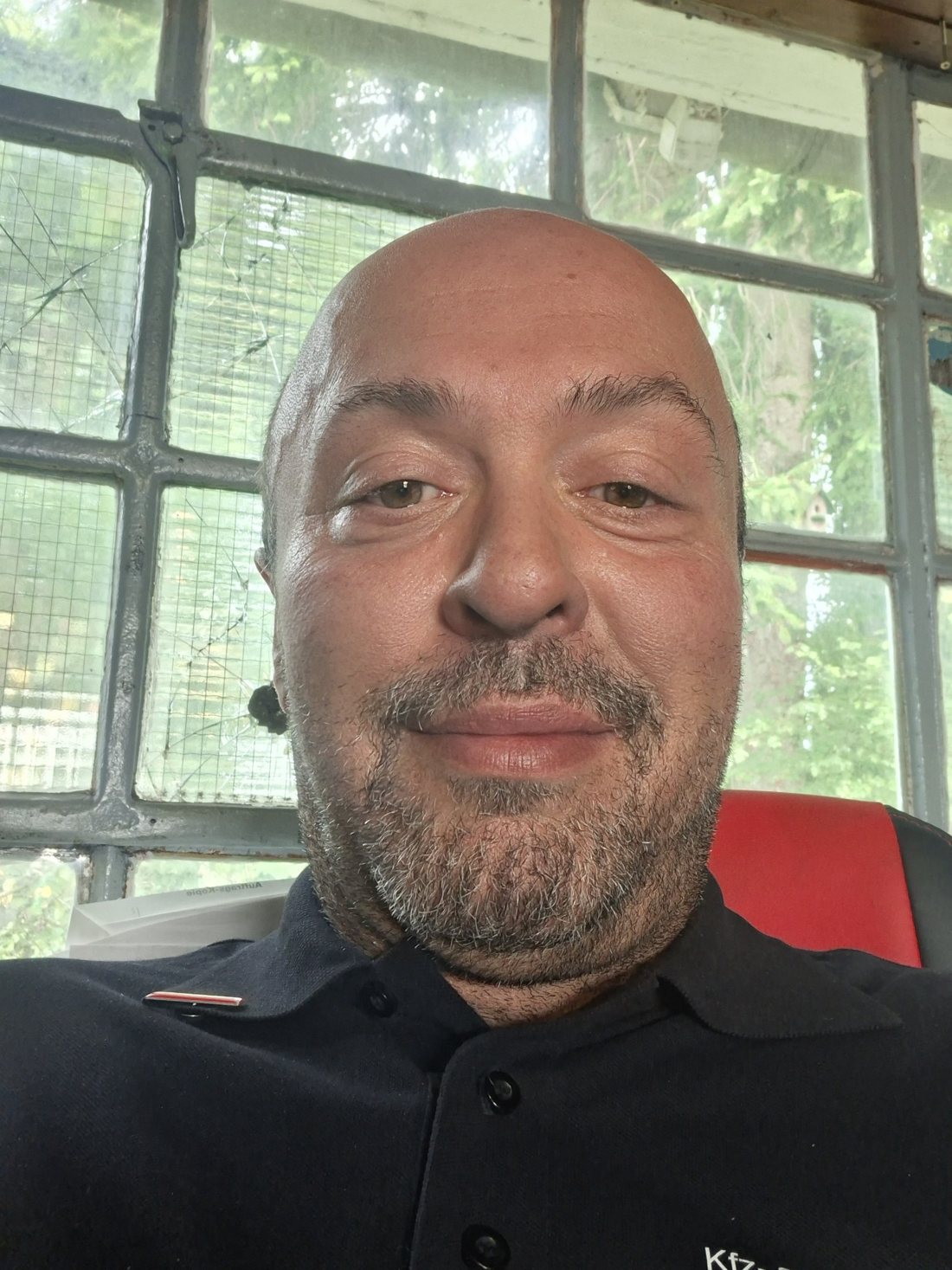 Porträt von Özay Bozaci
